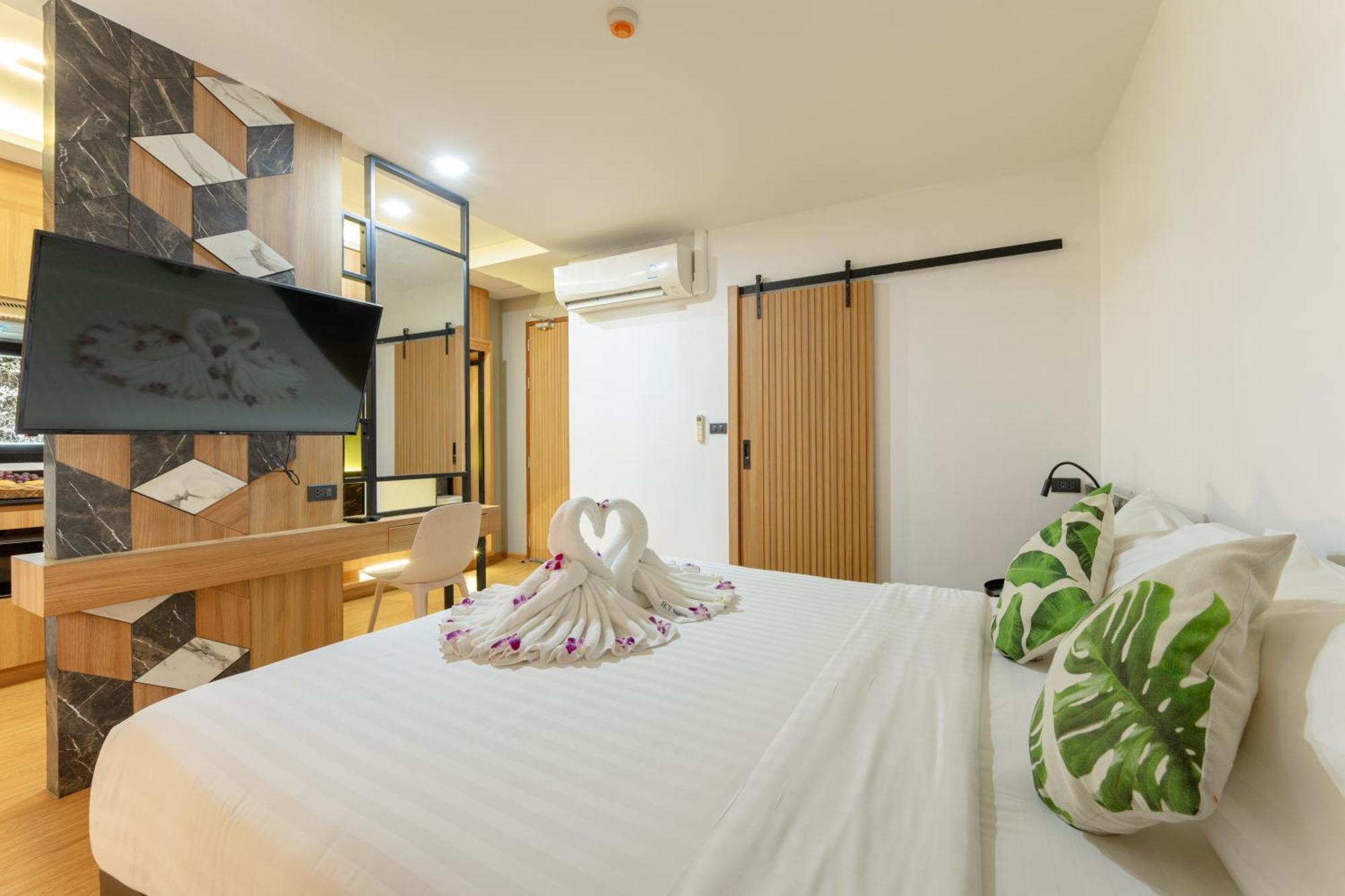 Sky Wave Patong 호텔 외부 사진