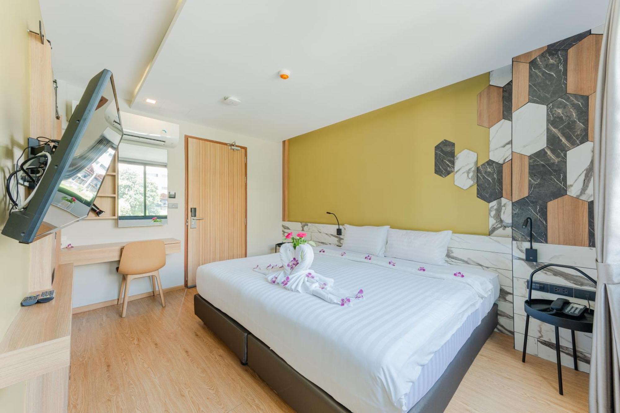 Sky Wave Patong 호텔 외부 사진