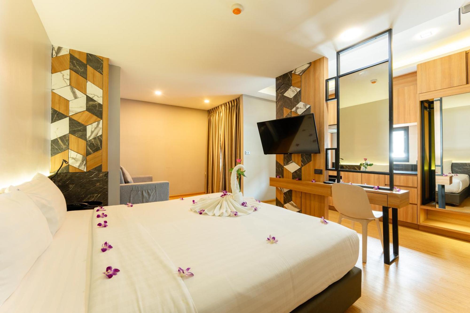 Sky Wave Patong 호텔 외부 사진