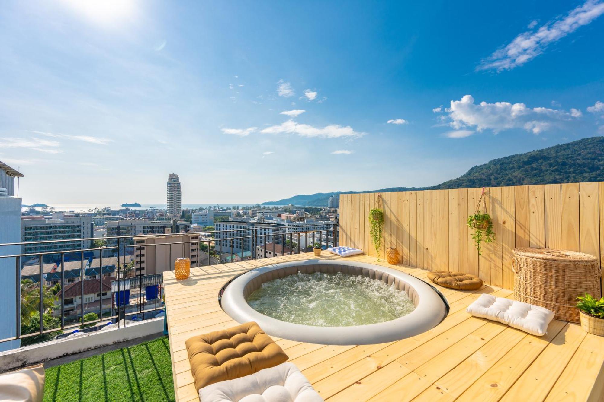 Sky Wave Patong 호텔 외부 사진