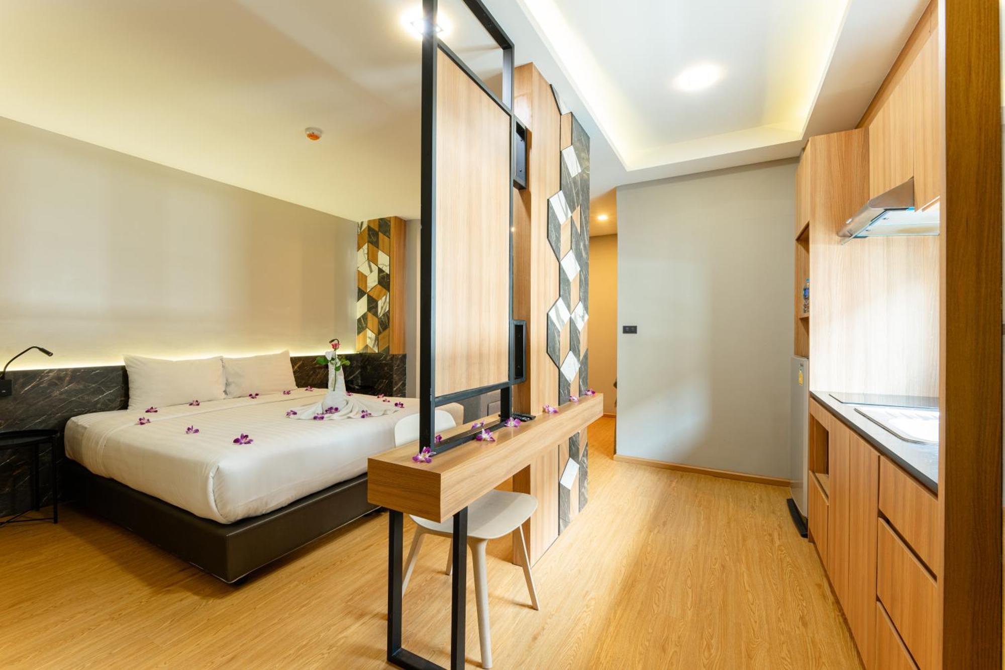 Sky Wave Patong 호텔 외부 사진