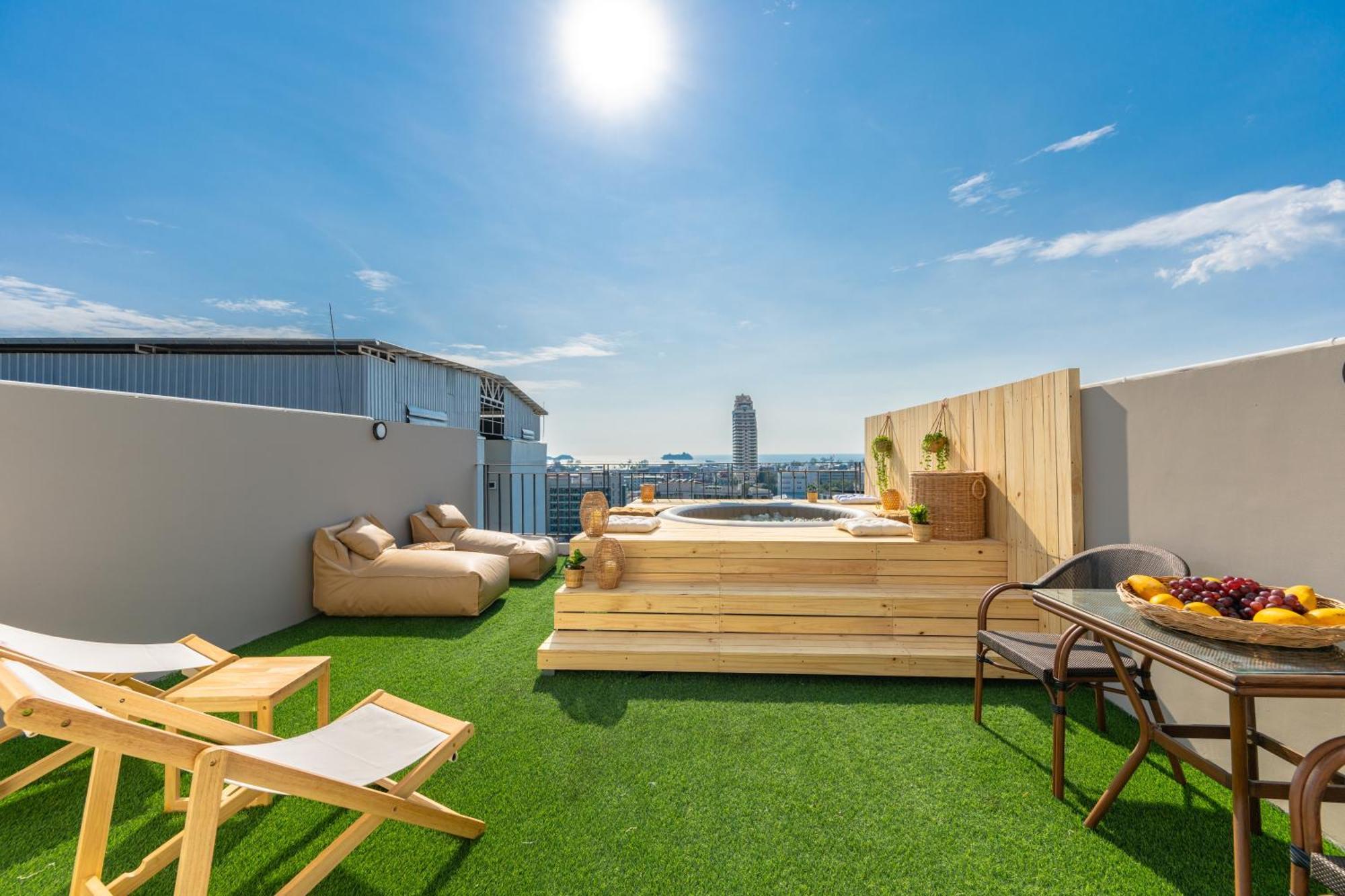Sky Wave Patong 호텔 외부 사진
