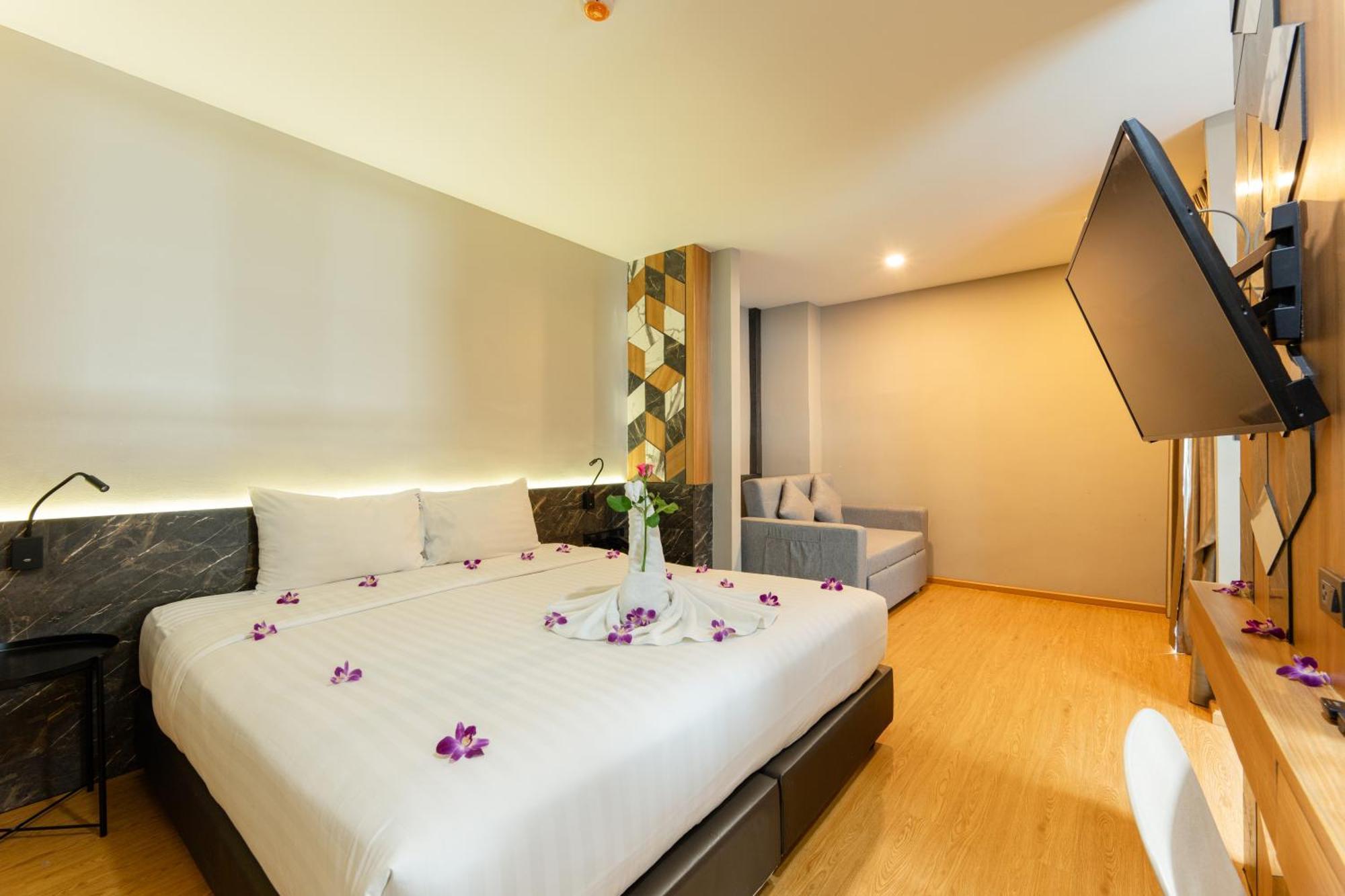 Sky Wave Patong 호텔 외부 사진
